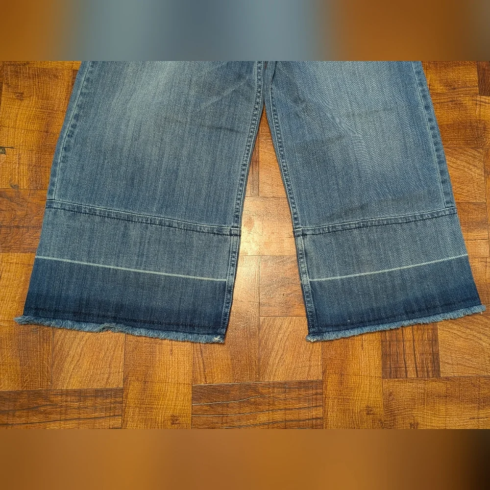 Jennifer Lopez NWT Wide Leg Crop High Rise Raw Hem Boho Fest Women's Jeans 8 - Picture 2 of 9